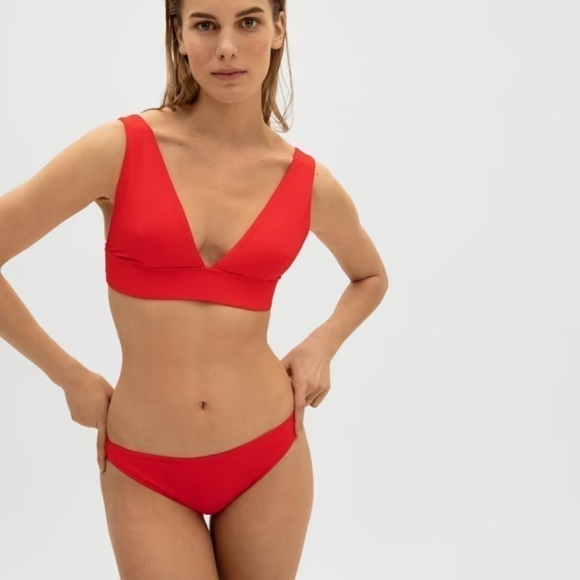 Everlane The Triangle Bikini Top NWT - Picture 3 of 16